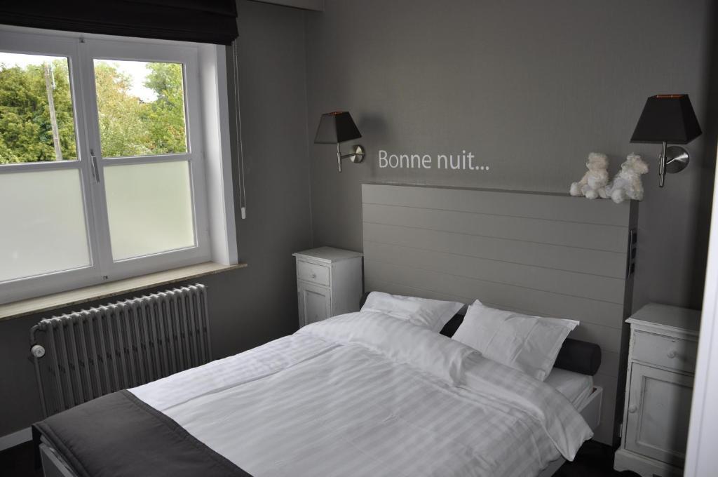 Het Gravenhof Otel Torhout Oda fotoğraf