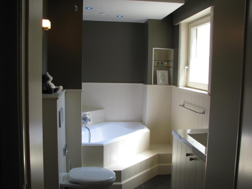 Het Gravenhof Otel Torhout Oda fotoğraf